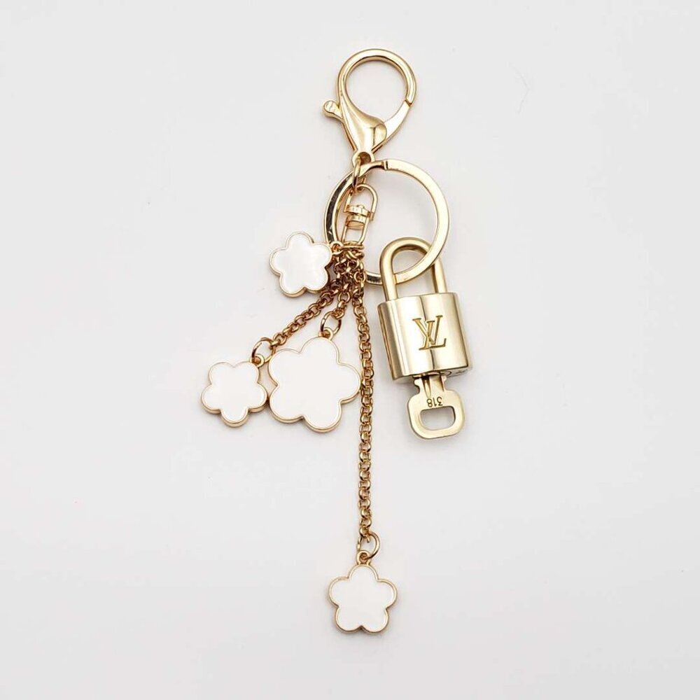 Louis Vuitton Gold Lock 🔒 Authentic LV Key + Unbranded Flower Bag Charm - Picture 3 of 9